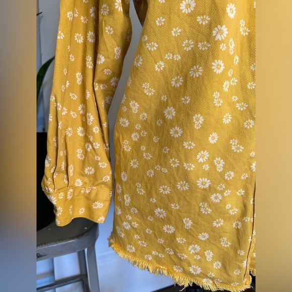 Polagram medium cotton yellow and white flower button up barn jacket - Picture 2 of 15